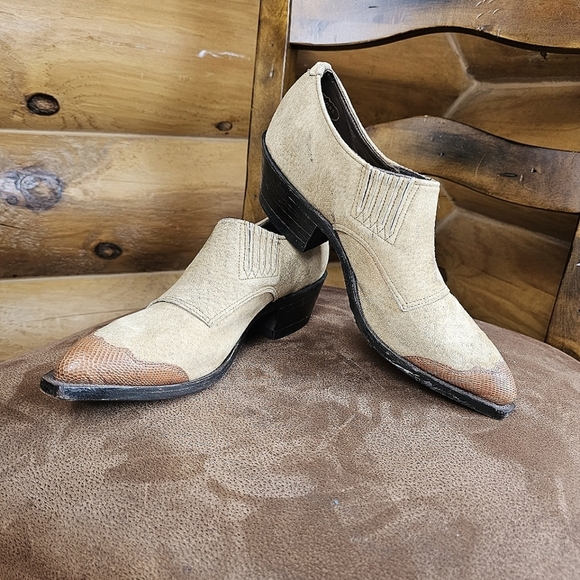 NOCONA BOOTS Women's Tan Suede Pointed Snake Toe Stacked Heel Western Ankle Boot - Picture 7 of 16